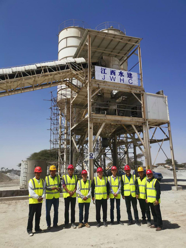 k8凯发公司董事长王元旦一行慰问默焦-阿瓦萨高快公路项目