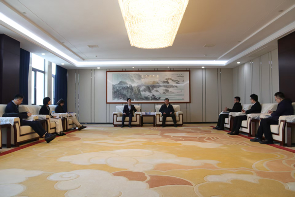 中国出口信誉保险公司江西分公司党委书记、总经理蒋韶华一行光临k8凯发调研互换